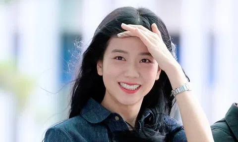 Jisoo (Blackpink) lộ diện sau khi công khai người yêu