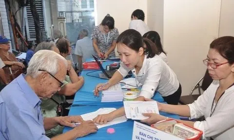 Hôm nay bắt đầu trả lương hưu, trợ cấp theo mức mới