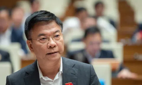 Chất vấn Bộ trưởng Tư pháp về đấu giá tài sản, kiểm soát quyền lực trong xây dựng pháp luật