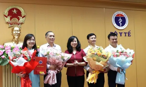 Tiếp nhận, điều động, bổ nhiệm cán bộ chủ chốt ở 5 Bộ, cơ quan ngang Bộ