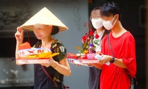 Nam thanh nữ tú rủ nhau đi chùa Hà ngày Thất Tịch