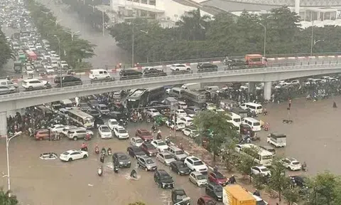 Cận cảnh 'điểm đen' ùn tắc nút giao Cổ Linh - Đàm Quang Trung, nơi chuẩn bị xây hầm chui