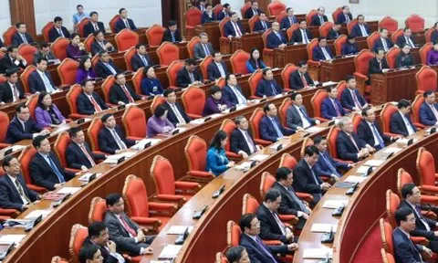 Trong một tập thể lãnh đạo, không thể "loanh quanh toàn người nhà"