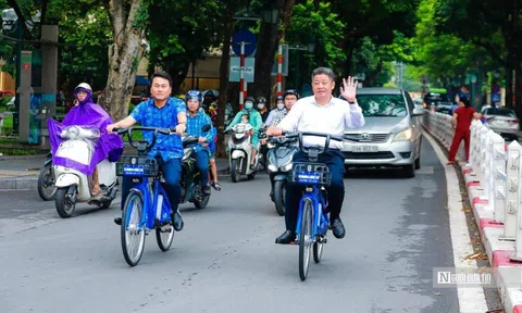 Lãnh đạo Tp.Hà Nội trực tiếp trải nghiệm dịch vụ xe đạp công cộng