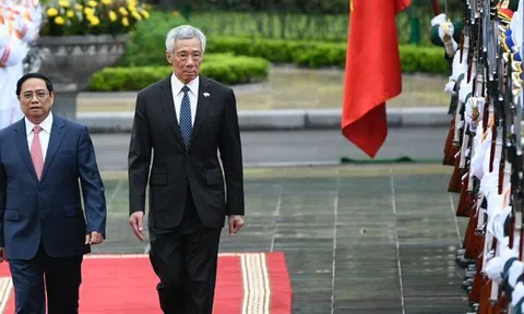 Thủ tướng Phạm Minh Chính chủ trì lễ đón Thủ tướng Singapore Lý Hiển Long