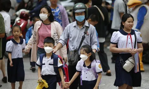 Hơn 1,7 triệu học sinh TP HCM trở lại trường