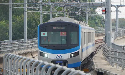 Sáng nay, tàu metro chạy một mạch từ ga Bến Thành đến ga Suối Tiên