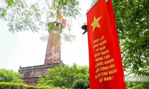 Đường phố Hà Nội trang hoàng rực rỡ chào mừng Quốc khánh 2/9