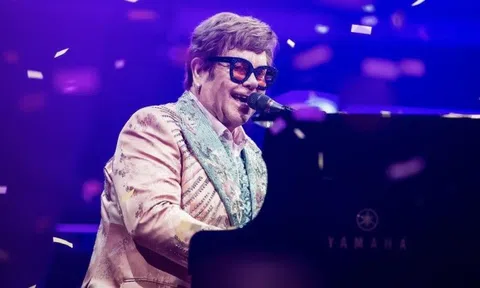 Cuộc sống Elton John tuổi 76