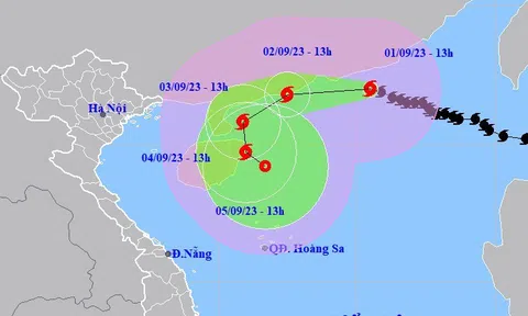 Bão số 3 giật cấp siêu bão di chuyển lạ thường theo hình vòng cung