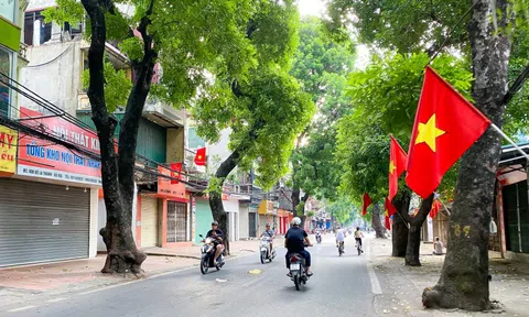 Ngắm đường phố Hà Nội thanh bình trong ngày Quốc khánh 2-9