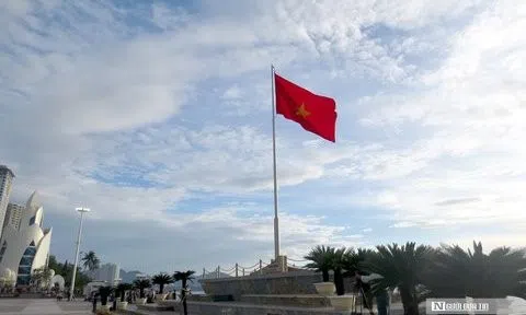 Thiêng liêng Lễ Thượng cờ nhân dịp Quốc khánh 2/9 ở Khánh Hòa