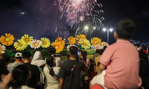 Mãn nhãn với màn pháo hoa mừng Quốc khánh 2-9