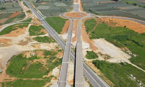 Cận cảnh tuyến đường Đông - Tây 23 km trị giá gần 2.000 tỉ đồng