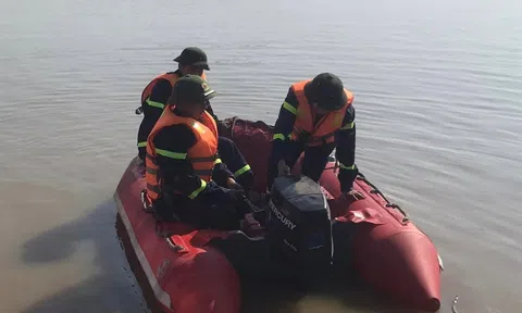 Để lại xe máy trên cầu, nam thanh niên “mất tích”