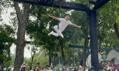 Các khu vui chơi ở TP.HCM vẫn đông đúc nhộn nhịp trong ngày thứ 3 của kỳ nghỉ lễ