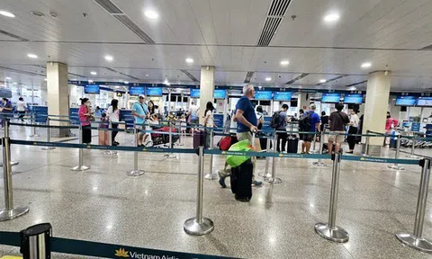 Hình ảnh khác lạ ở sân bay Tân Sơn Nhất ngày cuối kỳ nghỉ lễ 2-9