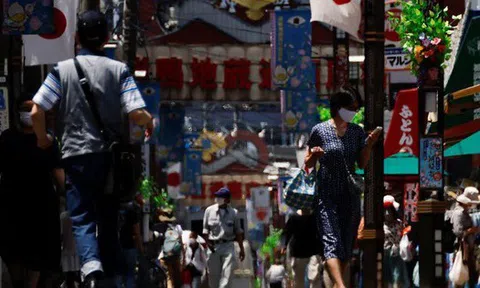 Nhật Bản tích hợp công nghệ trên trang phục để chống chọi nắng nóng