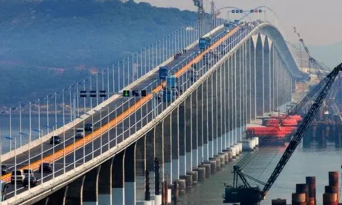 Trung Quốc xây cầu dài 5km trong 43 giờ, Giáo sư Harvard thốt lên “thật khủng khiếp”