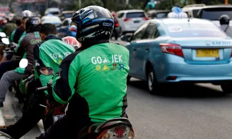 Nửa ngày mới có 1 đơn, các tài xế bị cuốn vào cuộc đua xuống đáy