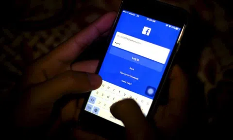 Đừng bấm vào tin nhắn Facebook nếu thấy những chữ này, có người đã mất tiền tỷ