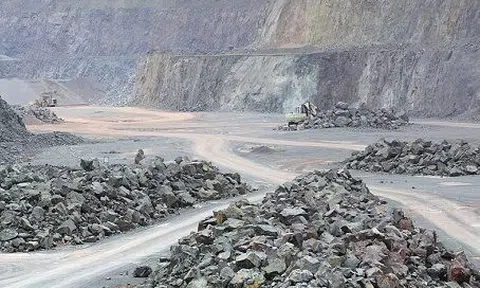 Láng giềng Việt Nam bất ngờ đào được kho báu quý hiếm chưa từng thấy trên thế giới