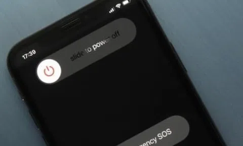 Tại sao nên tắt nguồn smartphone vài phút mỗi ngày?