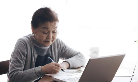 Kết bạn với người lạ trên Facebook, người phụ nữ bị "ru ngủ" suốt 15 ngày: 18 tỷ cứ thế chuyển cho kẻ lừa đảo