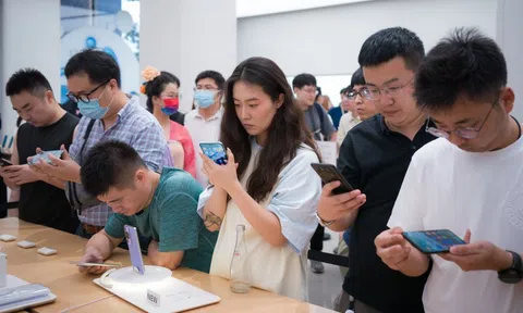 Huawei như "phượng hoàng tái sinh", lập kỳ tích xuất thần ở Trung Quốc: Ai nói iPhone 15 mới là nhất?