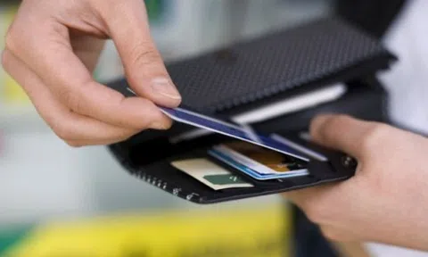 Ngân hàng cảnh báo chiêu chiếm quyền điện thoại, đánh cắp tiền trong tài khoản người dùng