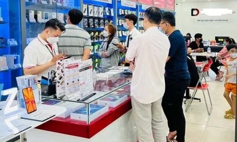 Điện thoại thông minh giảm giá “sập sàn” dịp cuối năm, có mẫu giảm tới 50%
