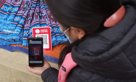 Người miền núi "chất": Đi chợ quét mã QR