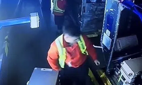 Sân bay phát livestream tháo dỡ hành lý, hành khách quốc tế ấn tượng vì quá minh bạch