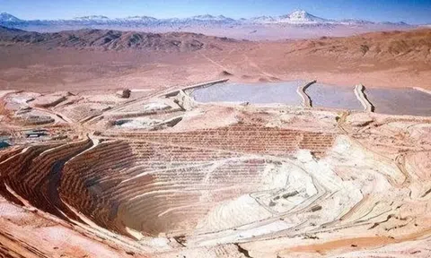 Vô tình phát hiện tảng đá lạ, không ngờ là dấu vết của kho báu khủng, nước cạnh Việt Nam lập tức dùng công nghệ mật khai thác