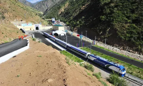 50 năm xây dựng siêu dự án nhưng không được, một nước nhờ công nghệ Trung Quốc giúp và chỉ 3 năm đã hoàn thành