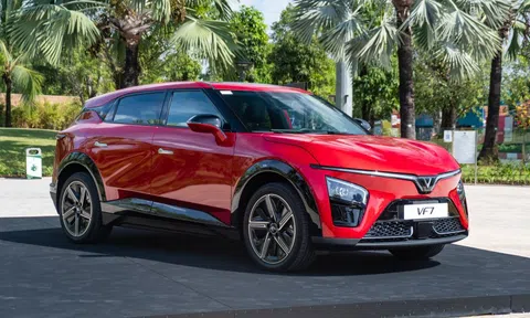 Chi tiết VinFast VF 7 Plus bản thương mại: Giá từ 999 triệu, đẹp như concept, nhiều công nghệ vượt phân khúc