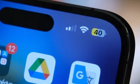 Vì sao biểu tượng pin iPhone có màu vàng?