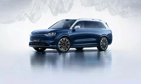 Hết Xiaomi đến lượt Huawei khoe xe điện đỉnh cấp: Kích thước lớn hơn BMW X7, màn hình ‘siêu to khổng lồ’ như Mercedes EQS, trang bị ngập xe