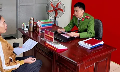 Vừa ra ngân hàng rút 700 triệu đồng, một chi tiết lạ khiến người phụ nữ lập tức báo công an