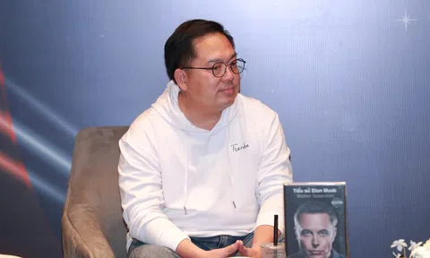 Ông Hoàng Nam Tiến: 'Ngày xưa chúng ta nói về mù chữ, còn ngày nay nói về mù công nghệ, tức là không biết AI, Bigdata'