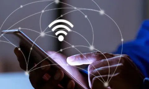Nguy cơ mất tiền khi dùng Wi-Fi công cộng