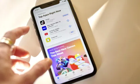 Apple vừa bị ép phải đưa ra một thay đổi lịch sử