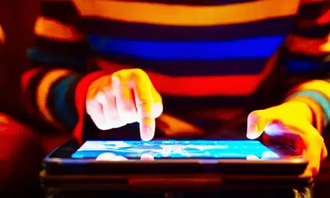 Dân Mỹ dùng màn hình công nghệ quá nhiều, thiệt hại tới 73 tỷ USD mỗi năm