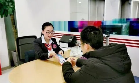 Sáng gửi 600 triệu đồng tiền tiết kiệm, chiều tài khoản chỉ còn 100 nghìn, ngân hàng nhất quyết không bồi thường, người đàn ông buộc phải chấp nhận