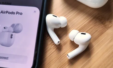 Triệt phá đường dây sản xuất AirPods giả tại Trung Quốc