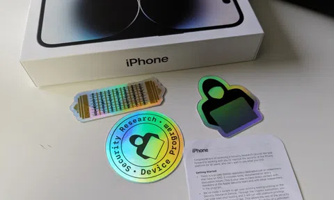 Chiếc iPhone này được chính Apple 'bẻ khóa'