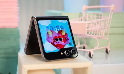 Nghịch lý của ngành điện thoại gập