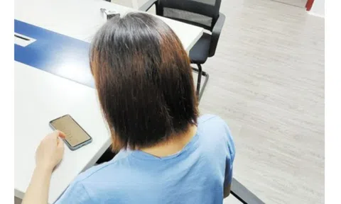 Số dư tài khoản từ 300 triệu đồng về 0 chỉ sau 1 đêm, thậm chí mắc thêm khoản nợ 240 triệu, cô gái trình báo nhưng ngân hàng nói làm đúng quy định