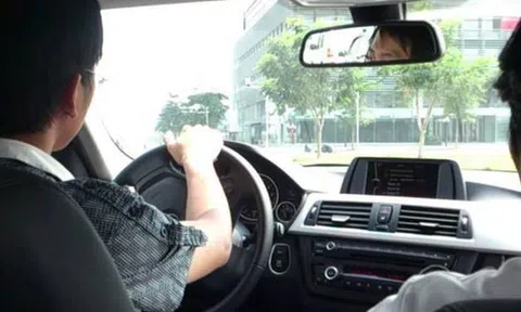 Dịch vụ lái xe hộ cho người say làm ăn ra sao trong mùa Tết?