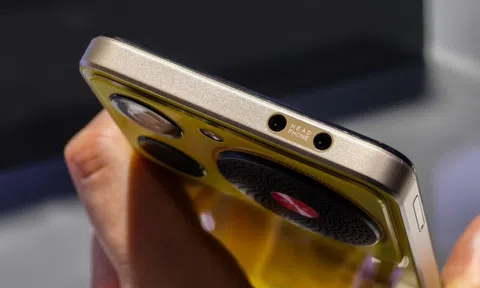 Smartphone Trung Quốc chọn thiết kế lạ, đi ngược Apple